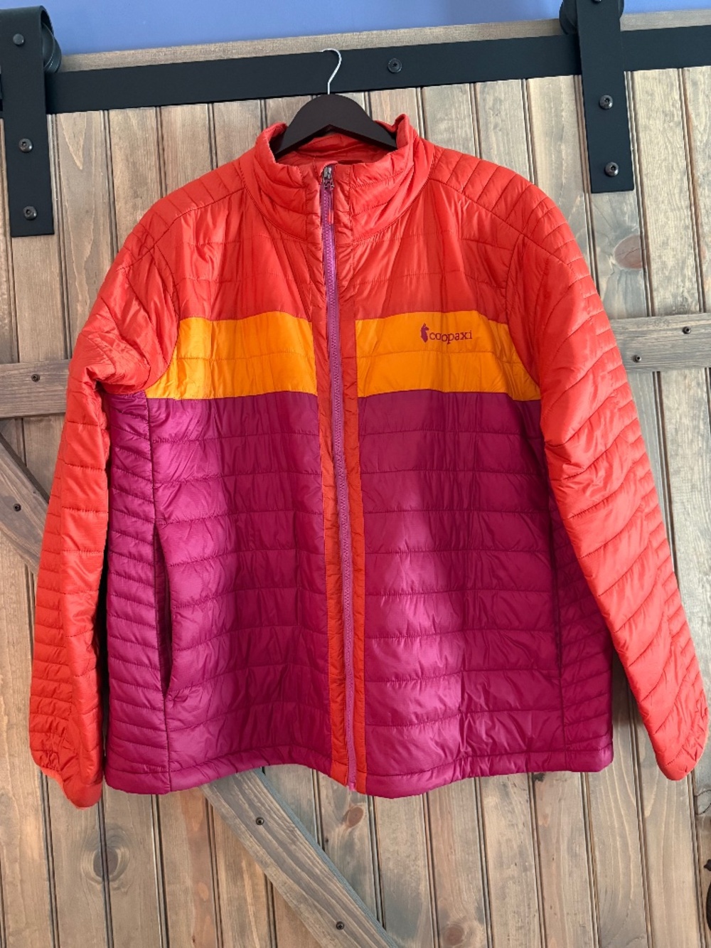 Cotopaxi Capa Insulated woman’s in XXL